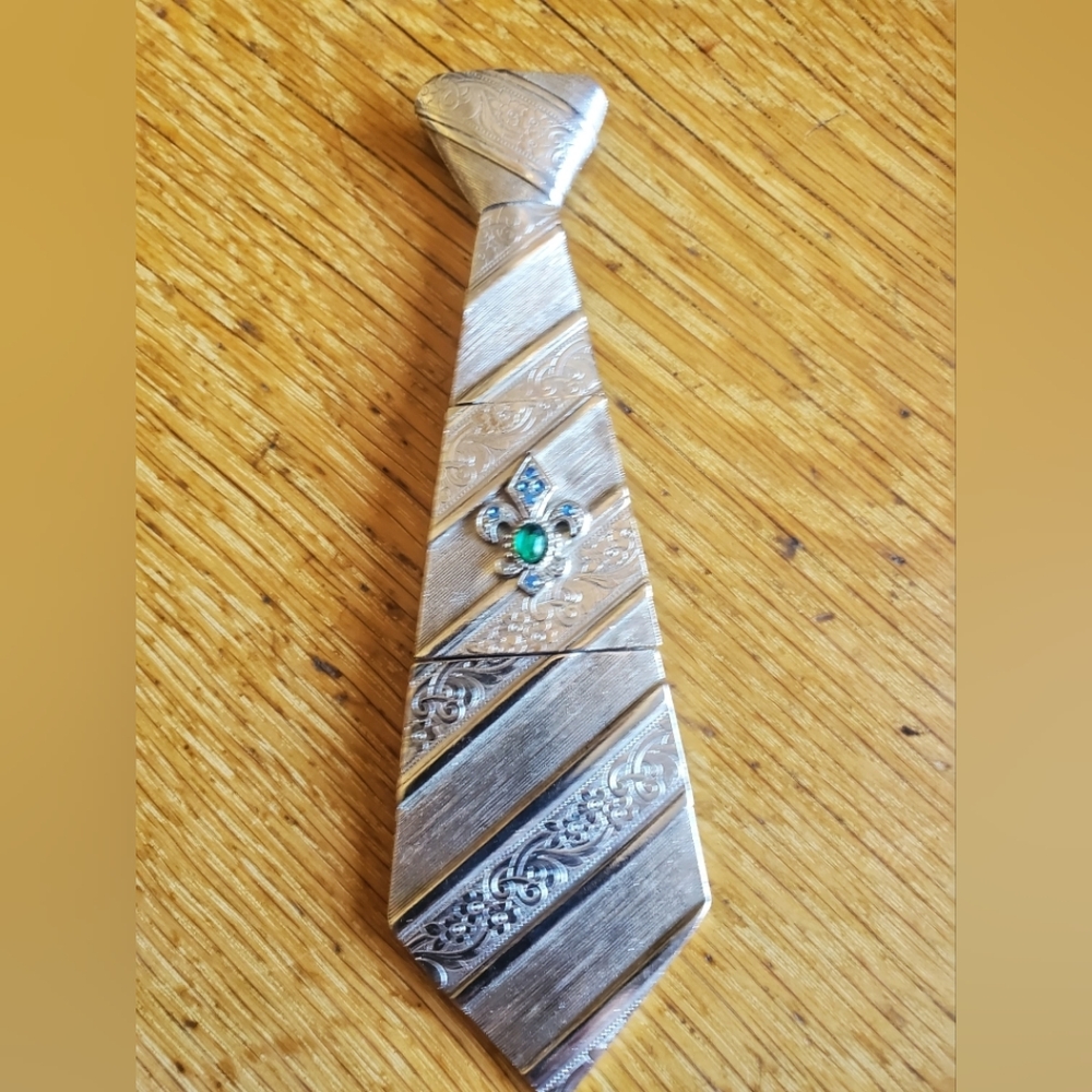 Funky J.J. Necktie Brooch